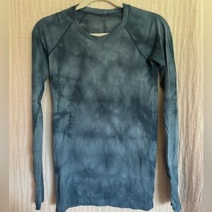 Lululemon long sleeve top size 6